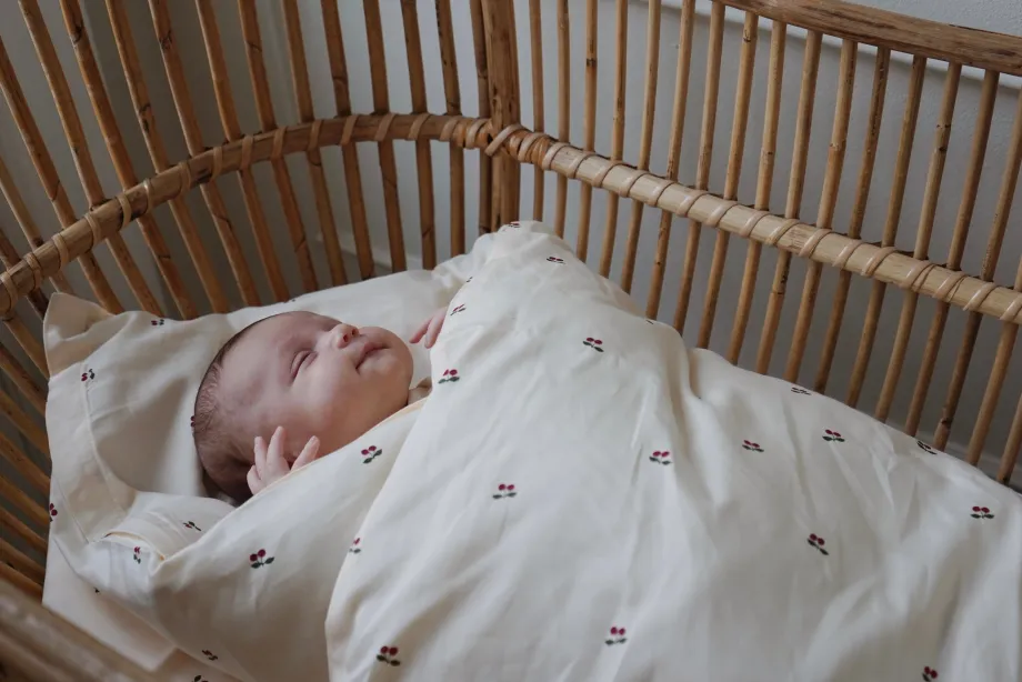 Shop Konges Sløjd baby sengesæt 70x100 - cherry