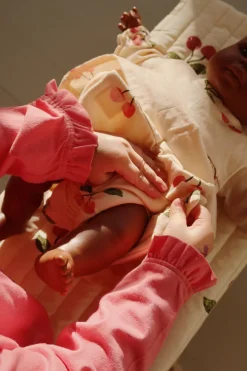 Hot Konges Sløjd puslesæt til dukke - ma grande cerise pink magrandecerisepink